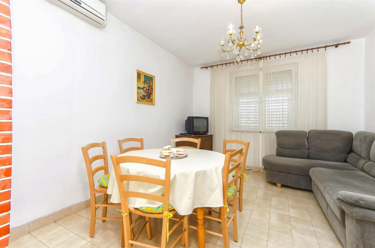 Apartment Niko Vodice Exteriér fotografie