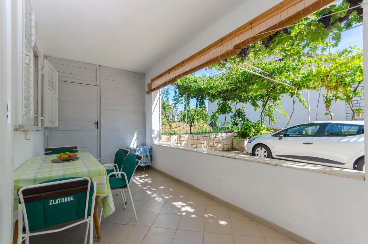 Apartment Niko Vodice Exteriér fotografie